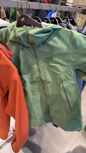 始祖鳥在日本的价格